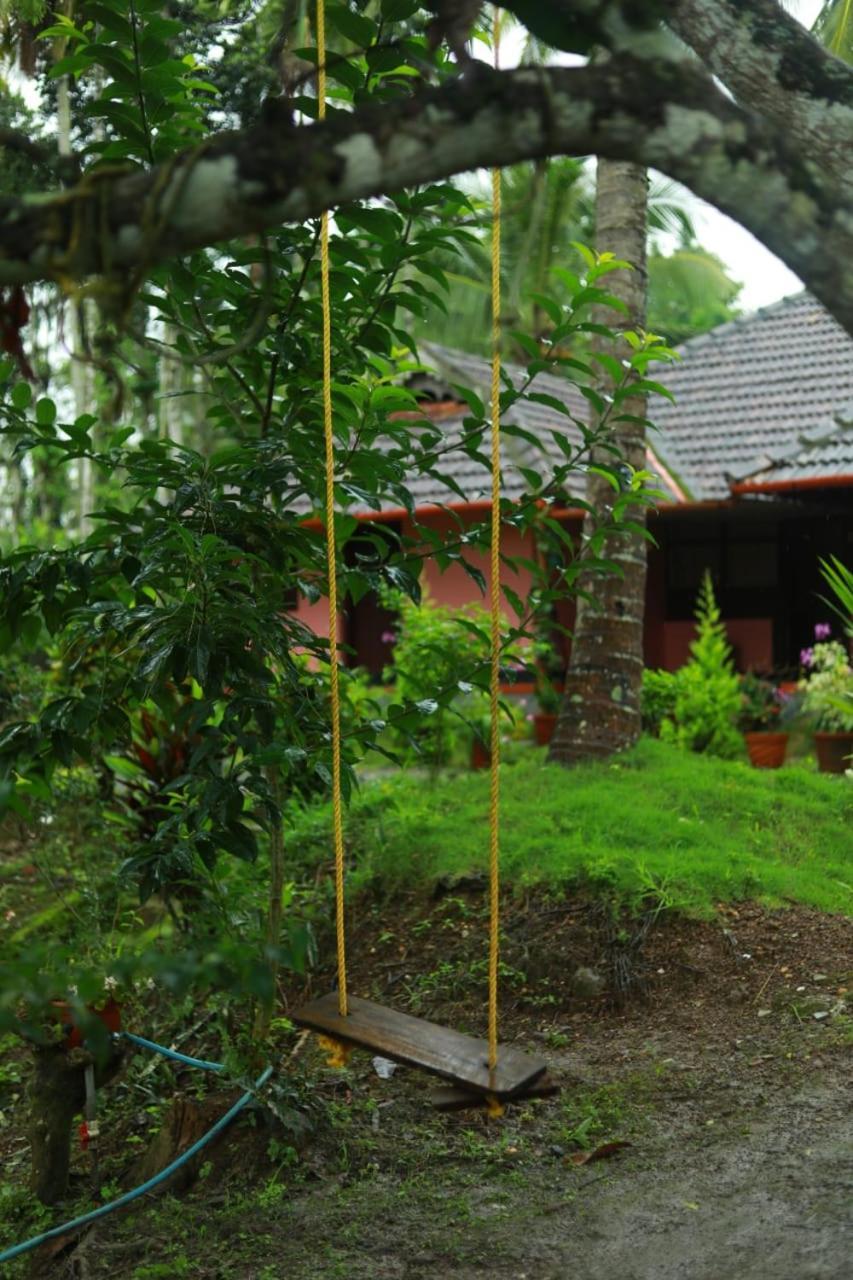 Coffee Island Resort Kaniyāmbetta Exteriör bild